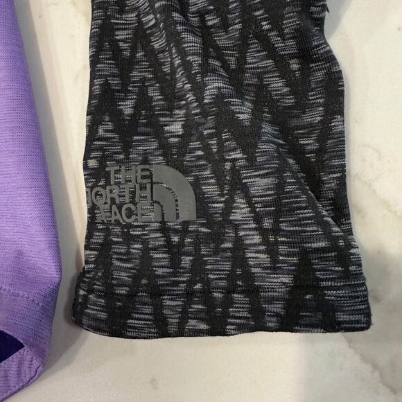 The North Face Dyvinity Jacket Womens Medium Purple Lightweight Hooded Thumbhole - Picture 3 of 10